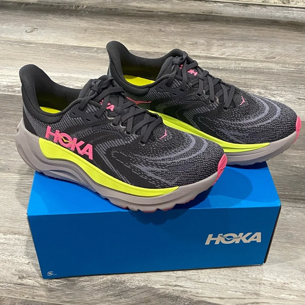 HOKA Women’s Arahi 8 - Picture 1 of 5